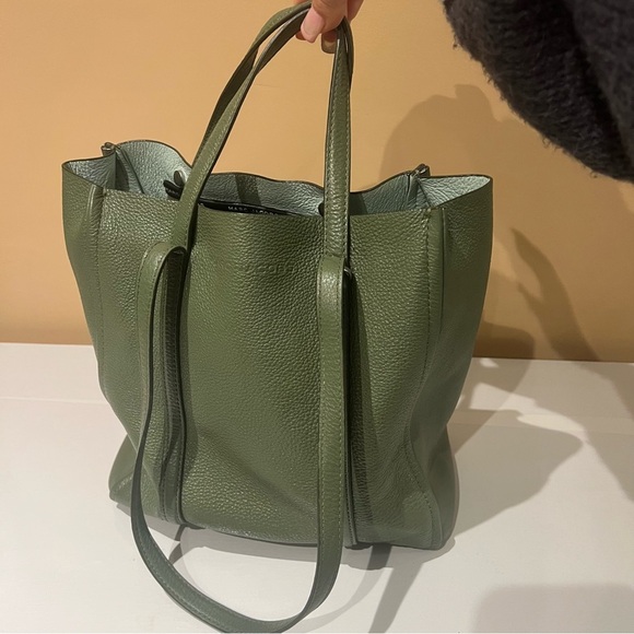 Marc Jacobs Handbags - Marc Jacob’s tag tote